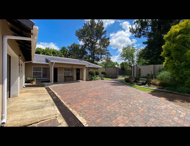 3 BEDROOM HOUSE RENTED IN BRACKENHURST